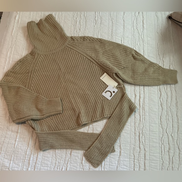 NEW -Solid Oversized Ribbed Knit High Neck Sweater - Picture 3 of 5